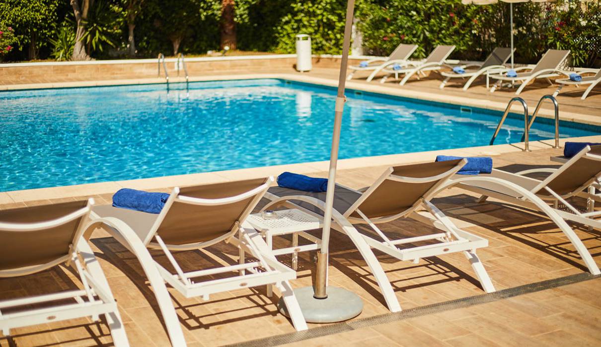 Swimming pool Joan Miró Museum Hotel Palma
